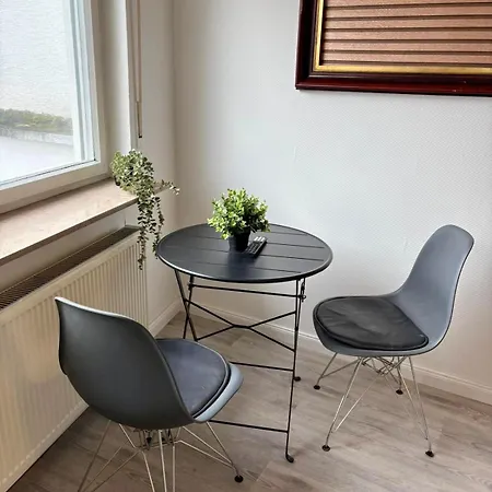 Modernes Monteurhaus Mit Eigenem Parkplatz & Hof *