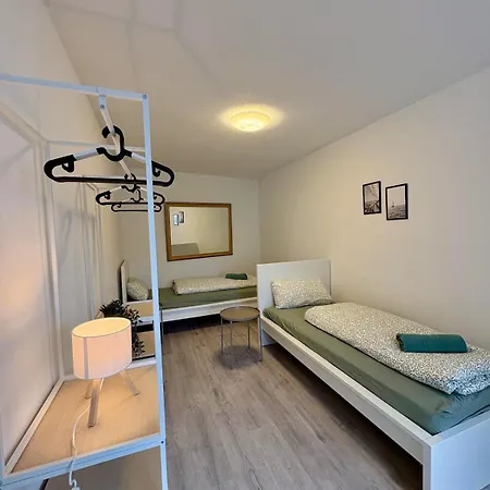 Διαμέρισμα Modernes Monteurhaus Mit Eigenem Parkplatz & Hof Lorsch